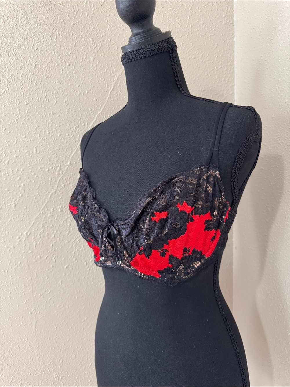 Victoria's Secret Red and Black Lace Underwire Bra